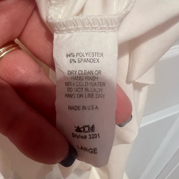 Entro ladies short sleeve blouse. White color. Size L - Picture 3 of 3